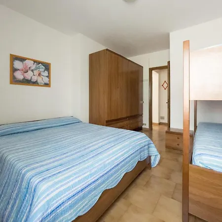 Apartment With Parking Near Center *