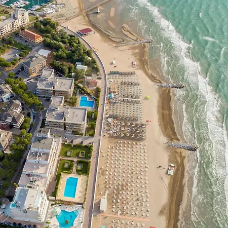 Apartment With Parking Near Center Lignano Sabbiadoro